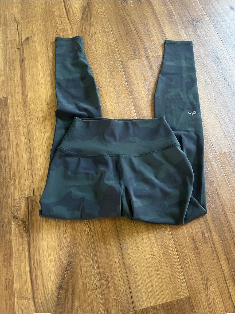 ALO Yoga Girls' Camo High-Waist Leggings - Dark Green/Black